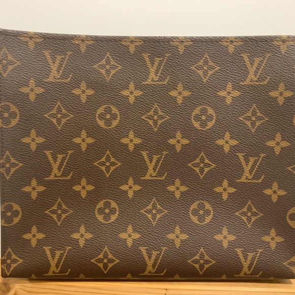 Louis Vuitton Toiletry Pouch 26 - Picture 8 of 8